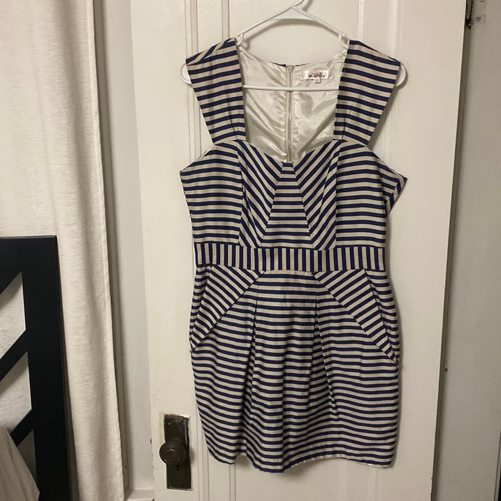 Fitted, striped dress with pockets